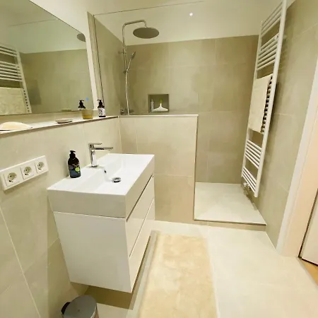 Apartment Raum2go - No1 Modernes Ruhiges 2-schlafzimmer & Park *